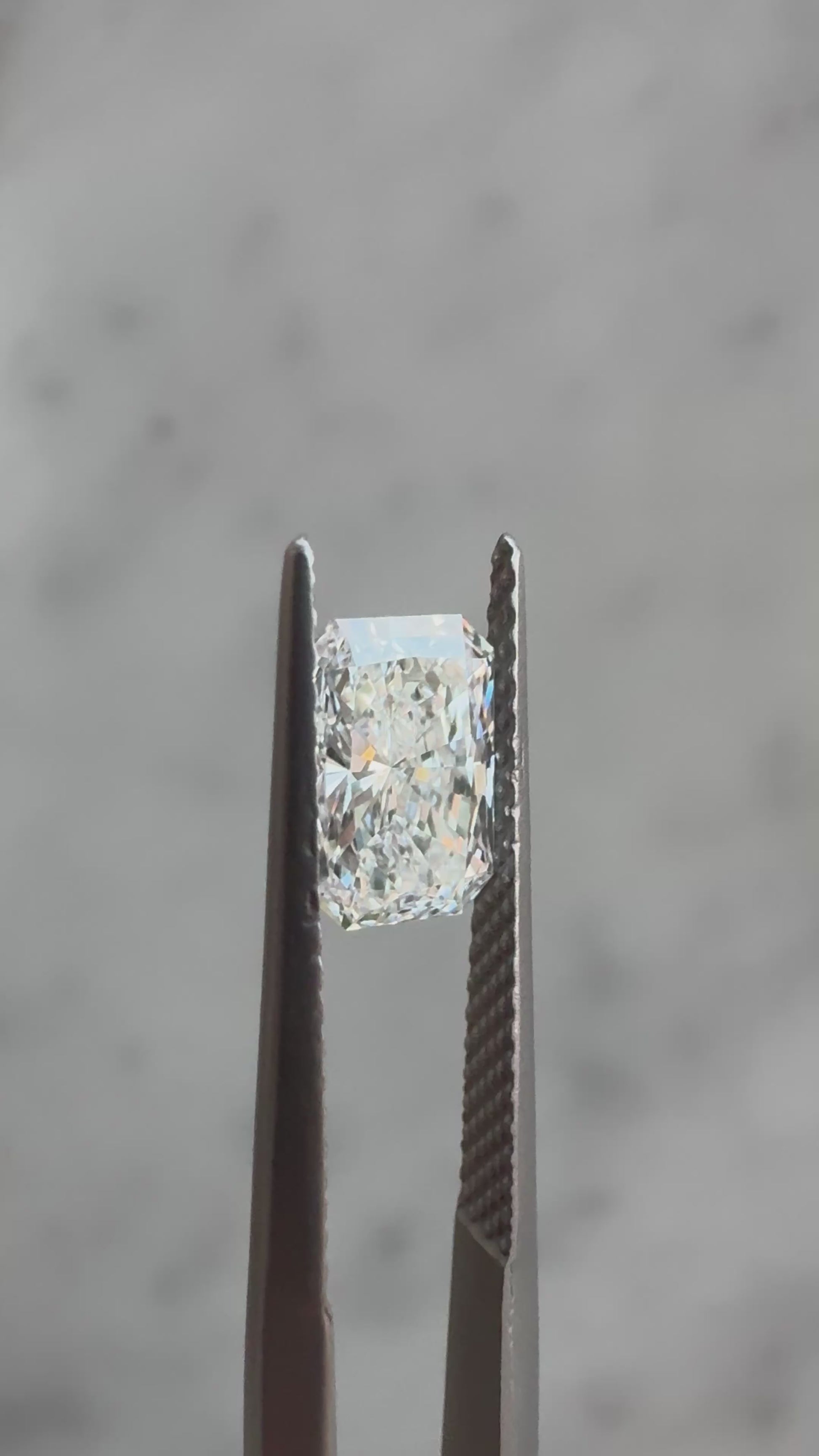 Radiant | 1.04ct D VVS2 | 1.53 ratio | LG698540281 | RAD104