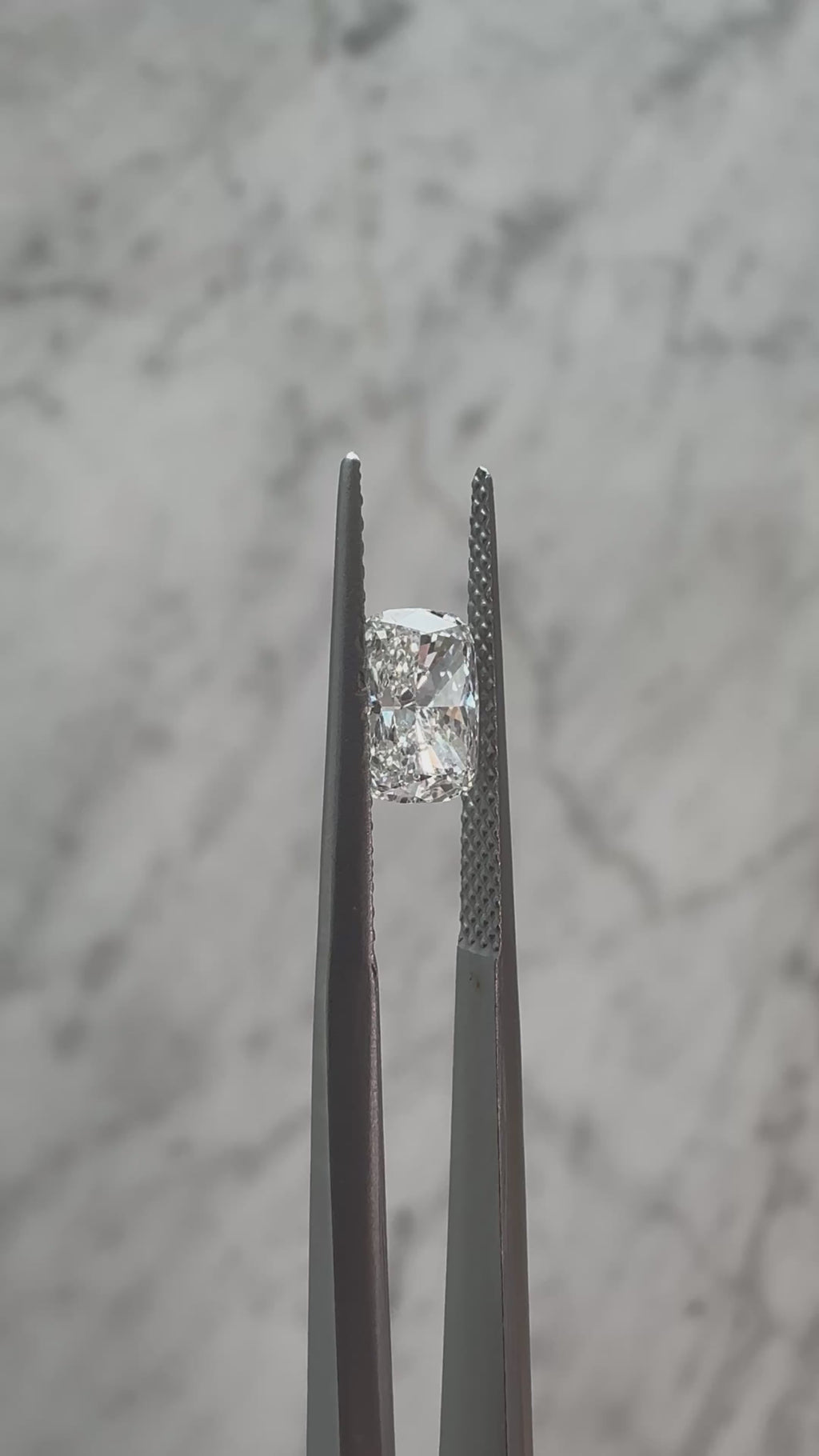 Elongated Cushion | 1.02ct E VS2 | 1.41 ratio | IGI Certified