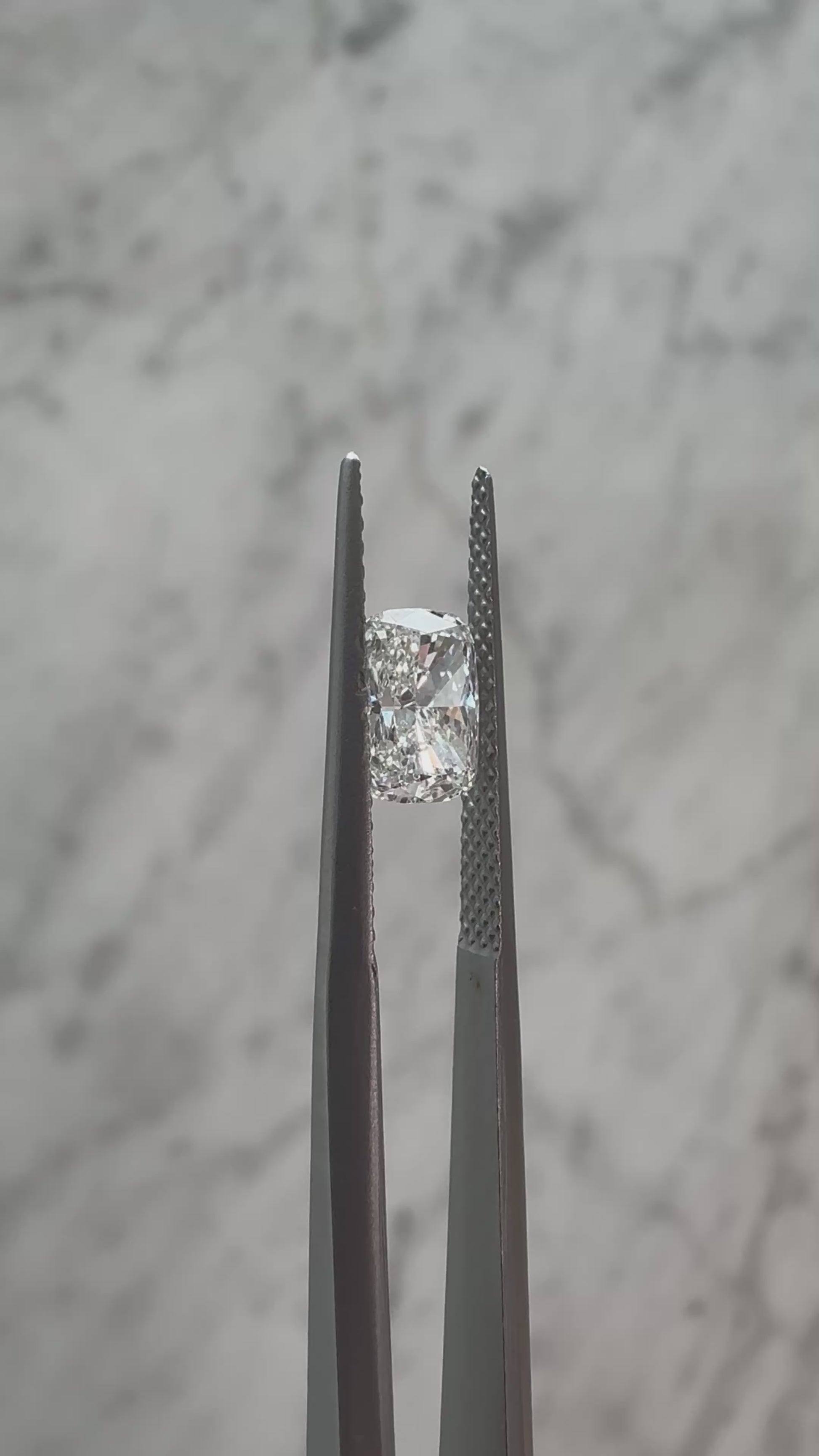 Elongated Cushion | 1.02ct E VS2 | 1.41 ratio | IGI Certified