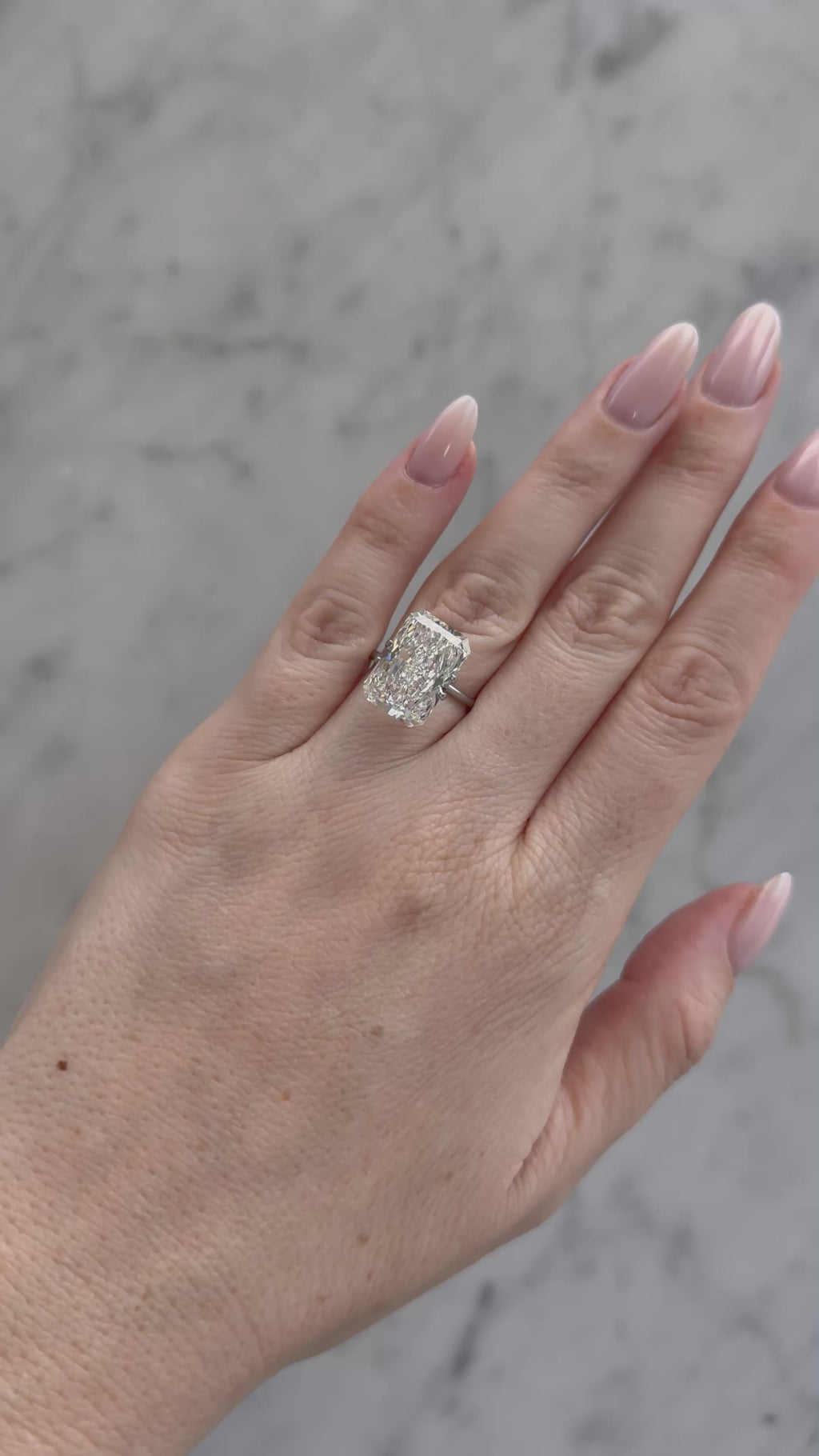 Radiant | 10.06ct F VVS2 | 1.48 ratio | 696543704 | RAD1006