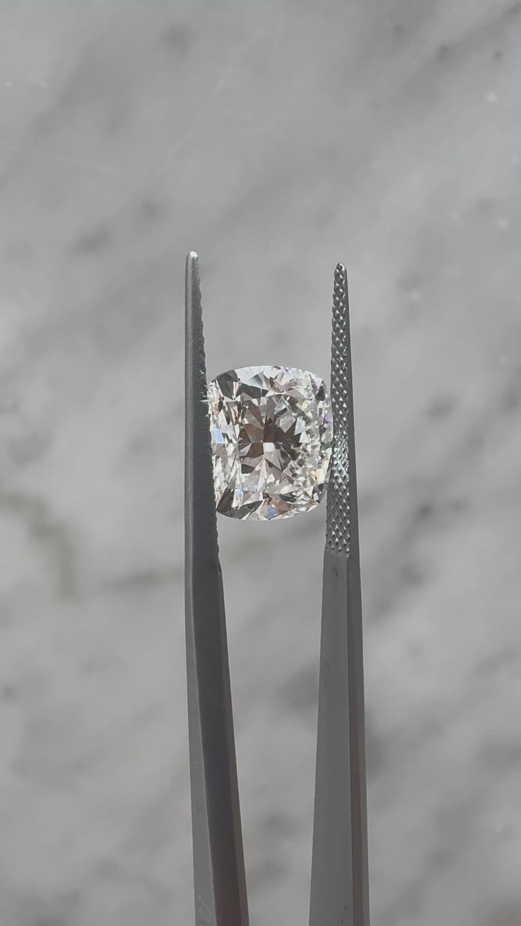 Cushion 4.13ct G VS2 | 1.06 ratio | IGI Certified 567347225