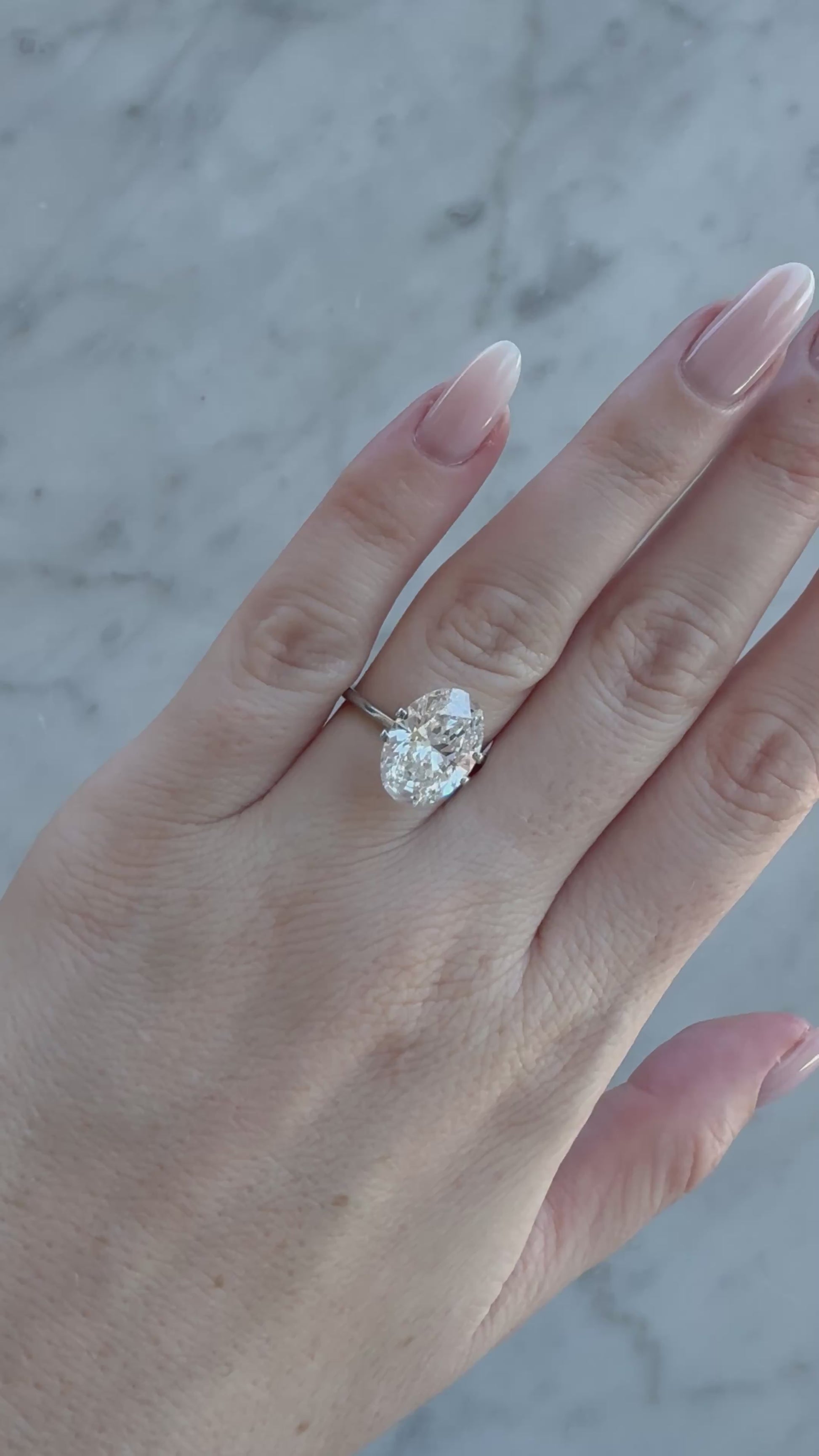 Oval | 5.5ct F VS1 | 1.4 ratio | IGI Certified 646453743 | OV550