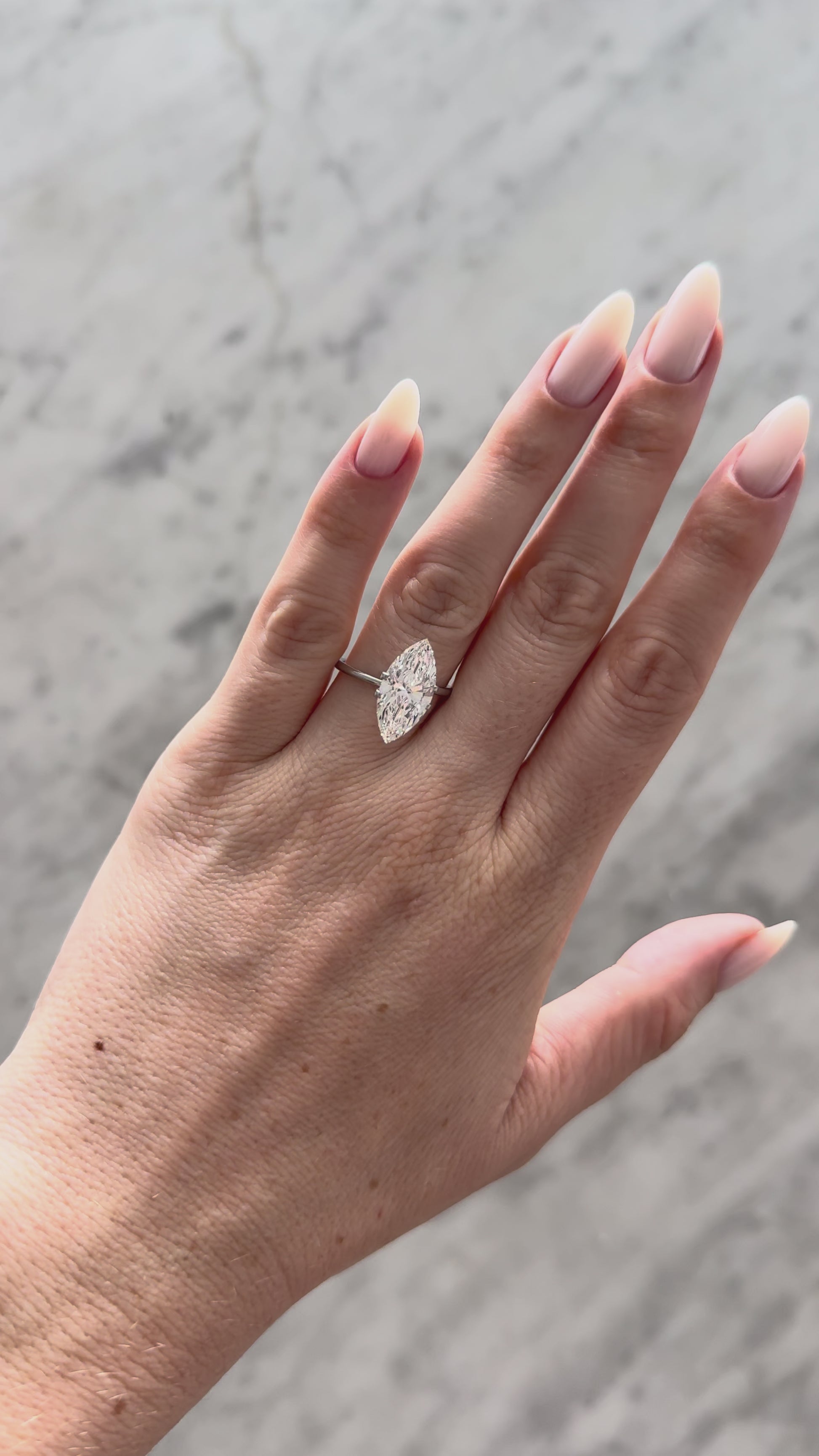 Marquise | 4.10ct F VS1 | 2.10 ratio | IGI Certified LG707505395