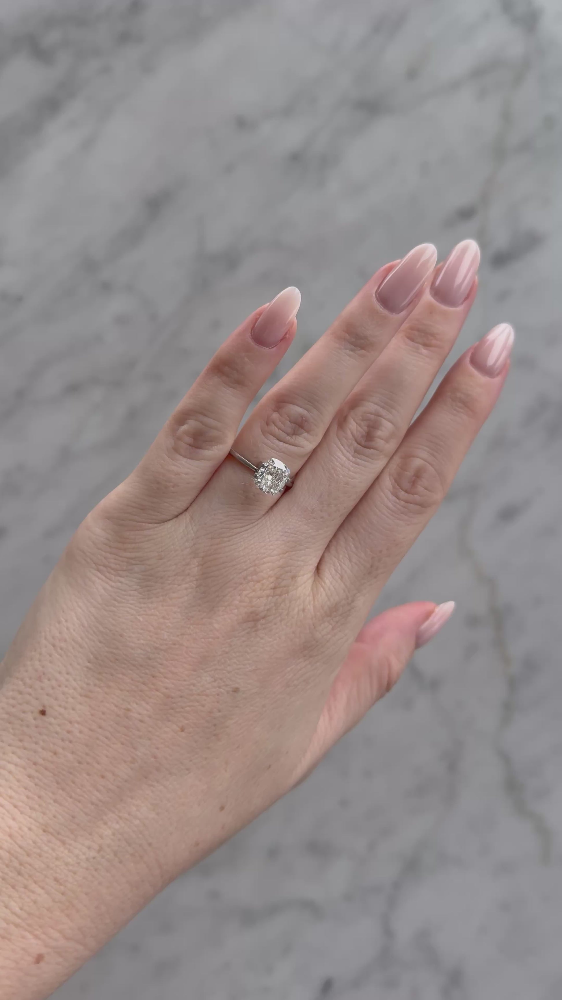 Cushion | 2.11ct F VS1 | 1.18 ratio | IGI Certified LG701506948 | CU211