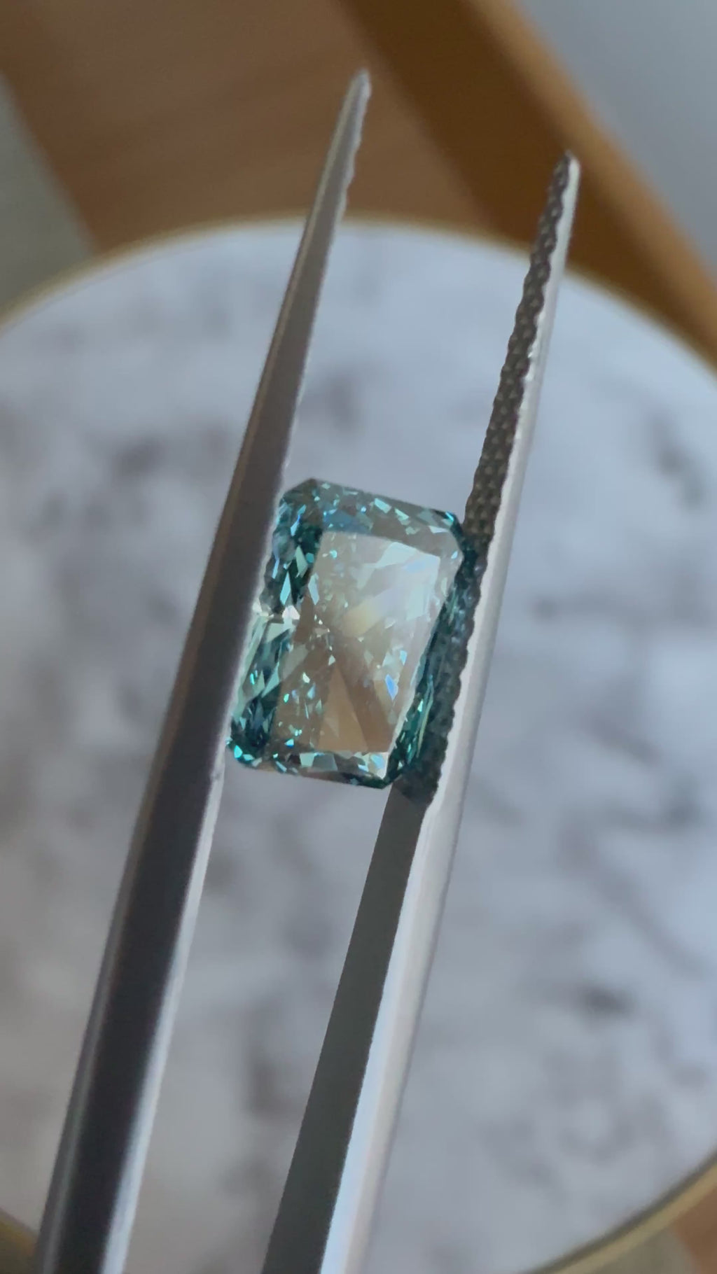 Radiant | 1.69ct Fancy Vivid Blue VVS2 | 1.39 ratio | 675575271 | FRAD169