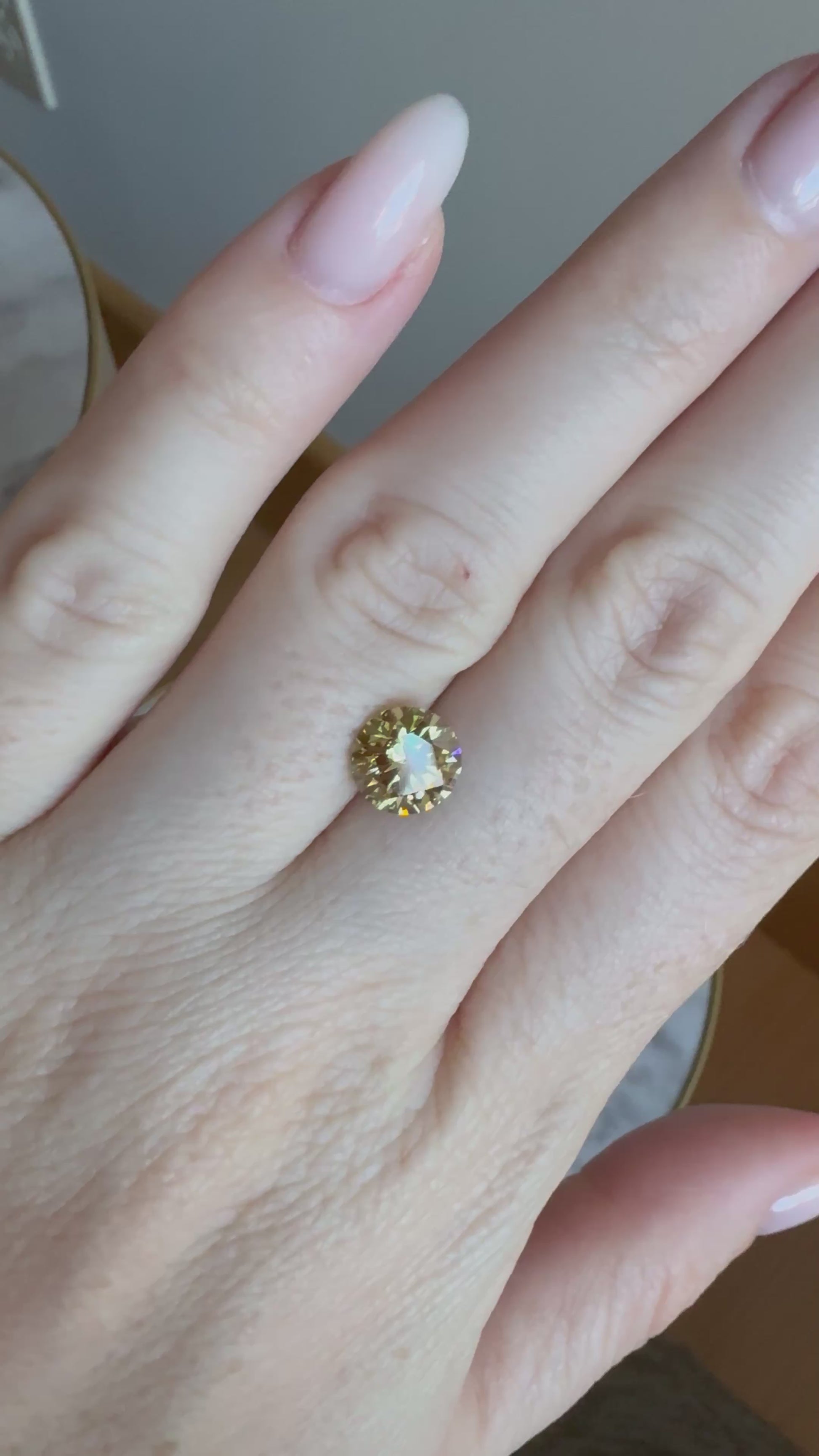 Round | 2.16ct Fancy Intense Greenish Green VS1 | 654408297 | FRD216