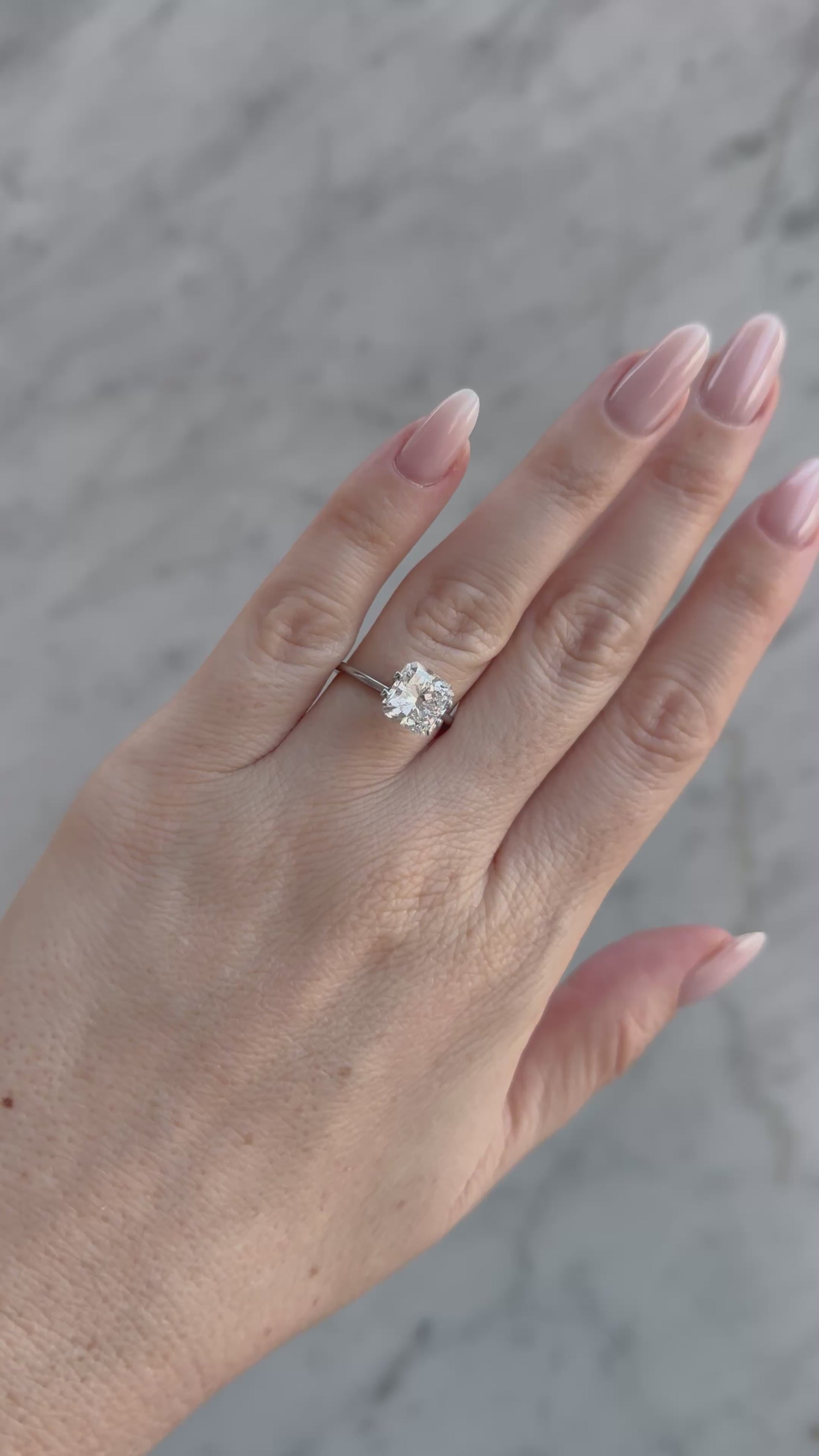 Radiant Square | 3.31ct D VVS2 | 1.04 ratio | LG698529186 | RAD331