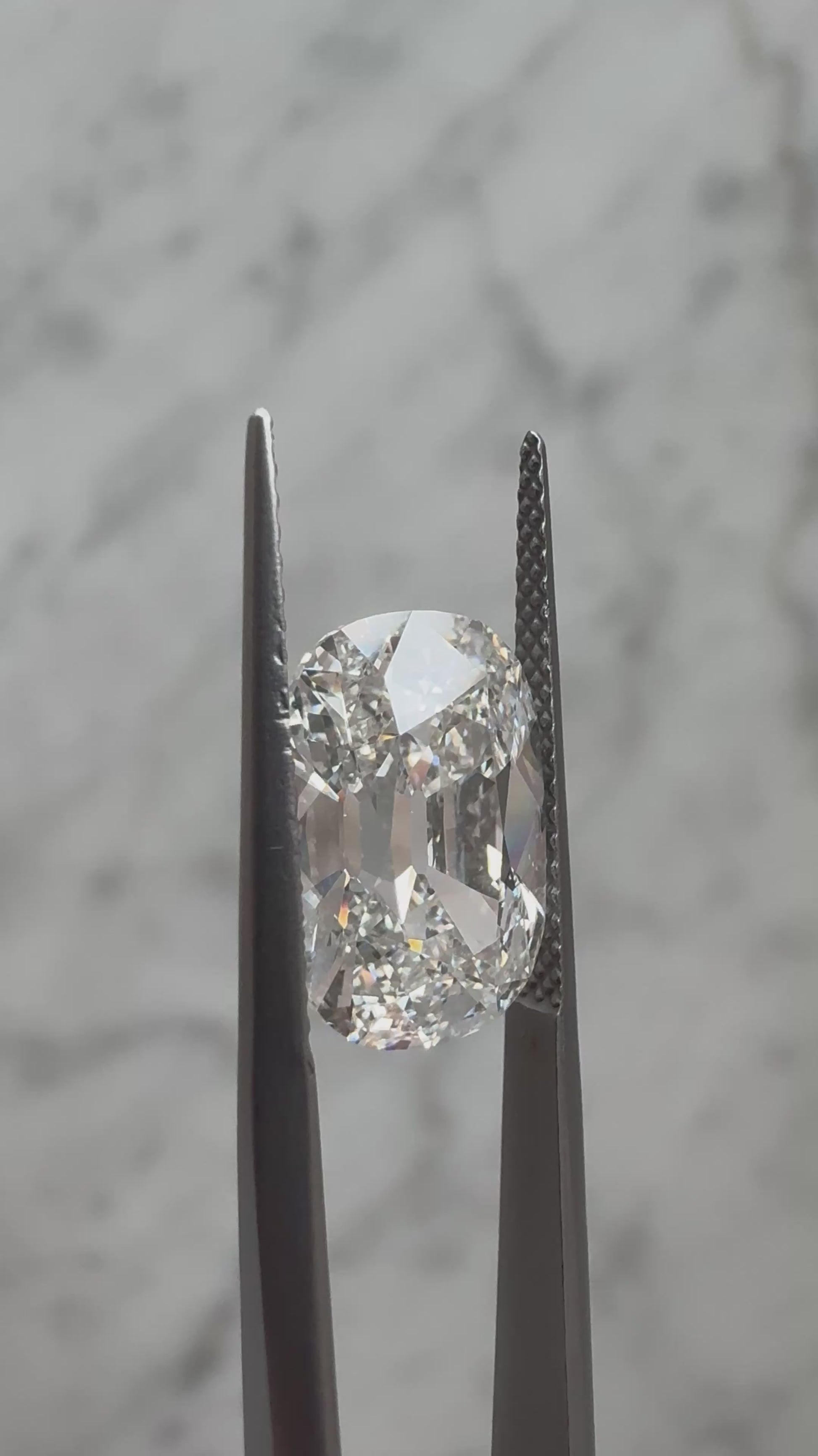 Old Mine Cushion | 5.02ct E VVS2 | 1.49 ratio | LG741580236 | OM502