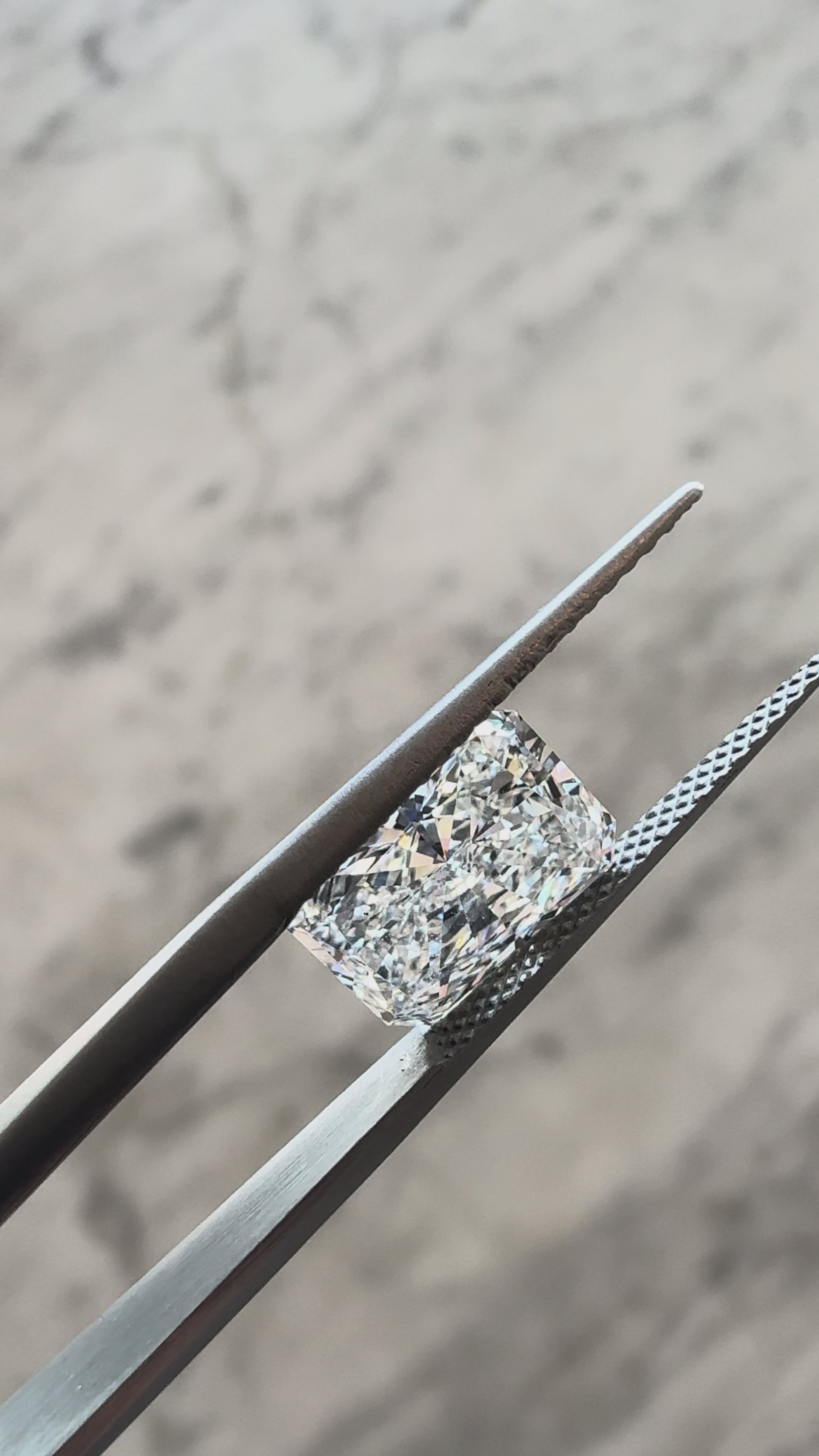 Radiant | 3.02ct F VS2 | 1.44 ratio | IGI Certified LG732562465